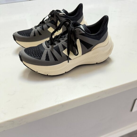 Veja Condor 3 Running Shoe - Picture 3 of 10